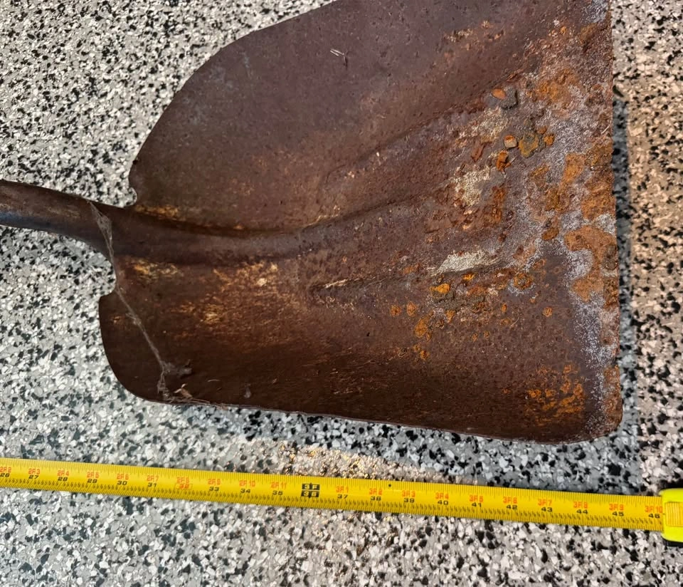 Vintage Rustic Farm Shovel – Wooden D Handle - photo 3