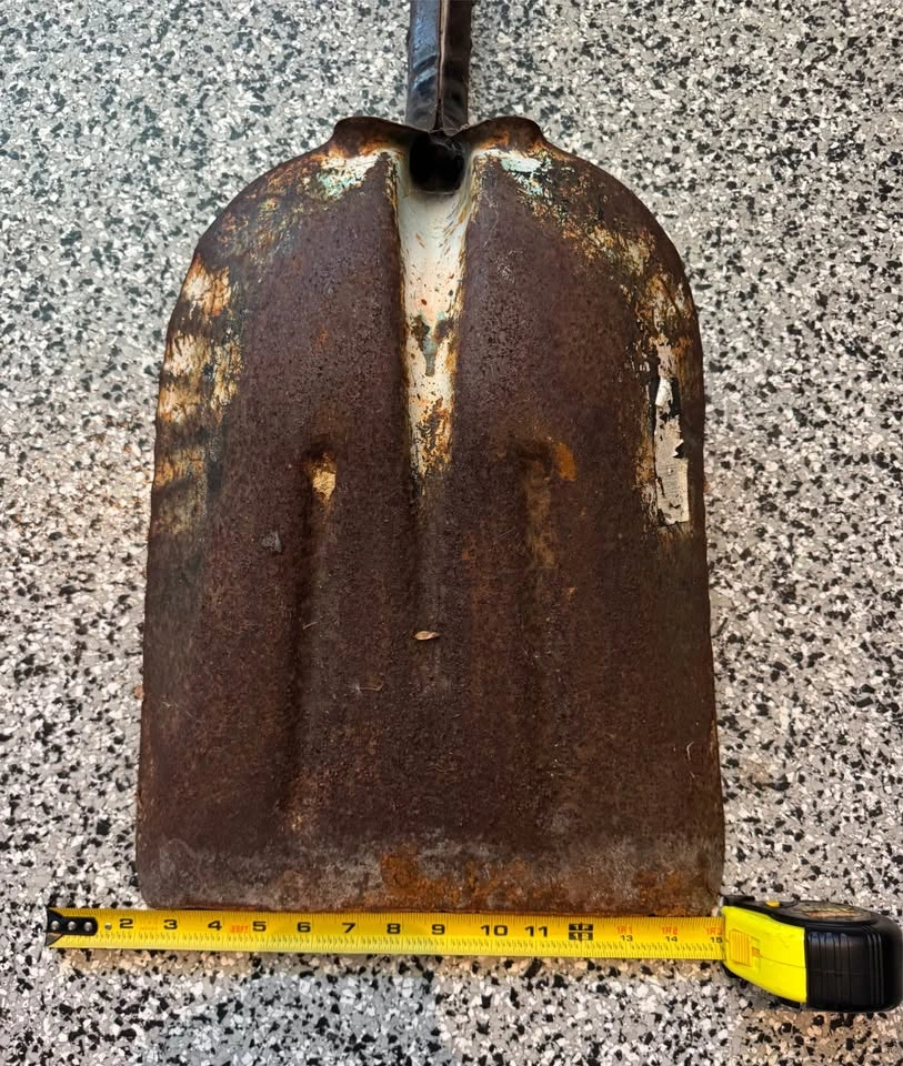 Vintage Rustic Farm Shovel – Wooden D Handle - photo 5