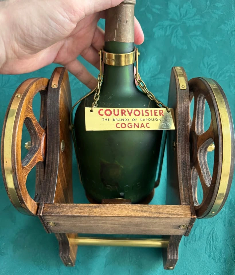 Vintage Courvoisier Cognac Cannon & Luigi Bormioli Flutes - photo 5
