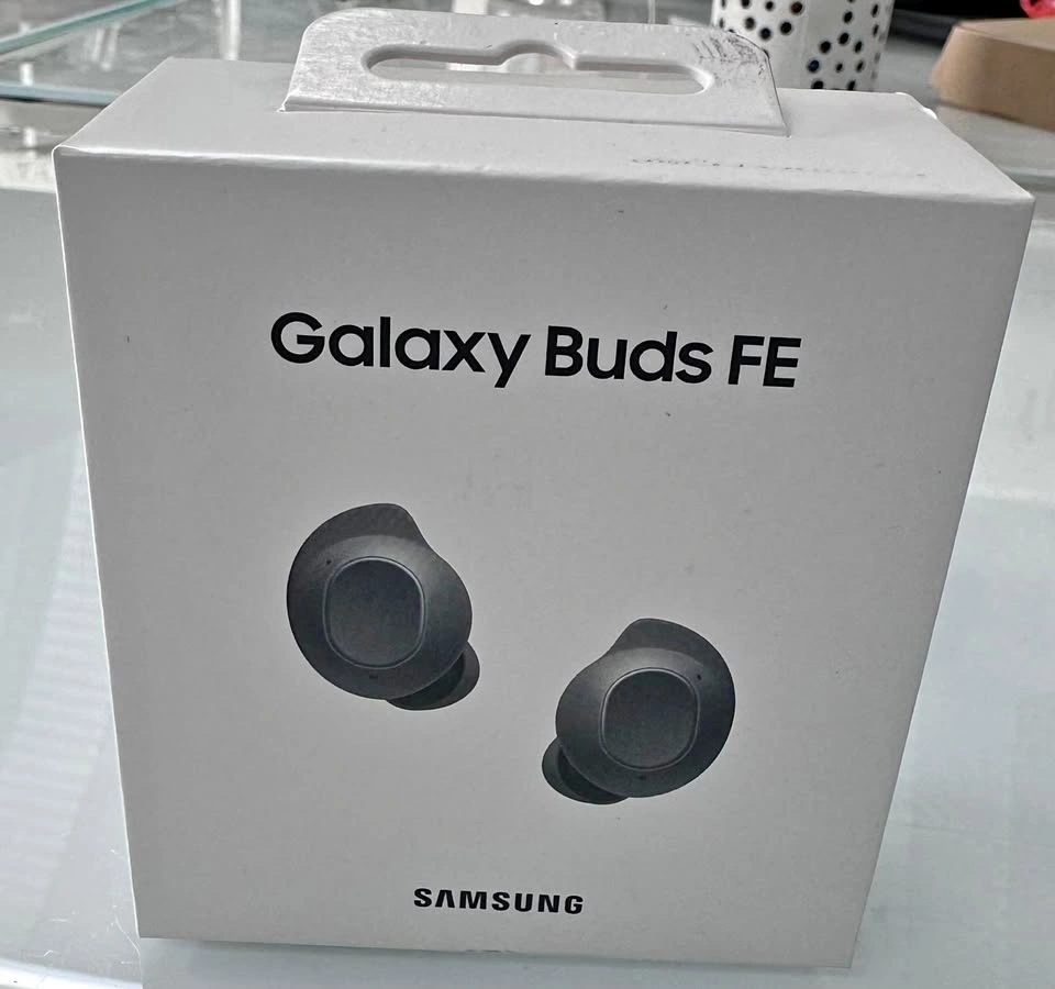 Galaxy Buds EE - Sealed box