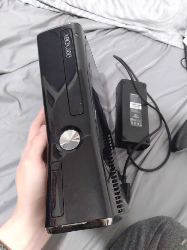 Xbox360 and accessories - photo 2