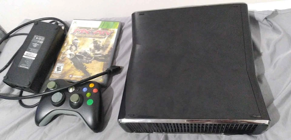 Xbox360 and accessories - photo 3