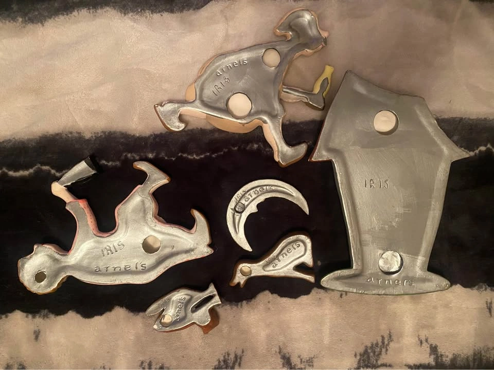 Vintage 1970s Arnel’s 6pc Race to the Outhouse Wall Plaques - photo 2