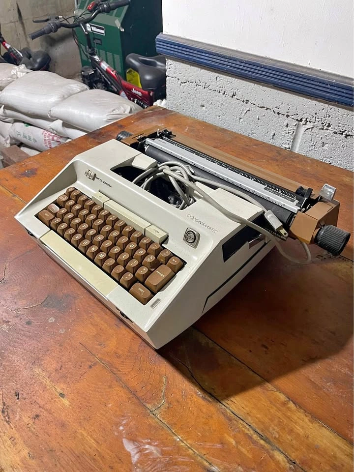 Smith Corona Coronamatic Vintage Typewriter
