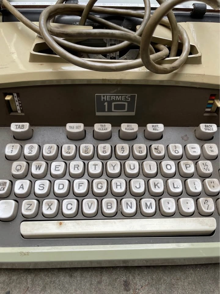 HERMES 10 TYPE WRITER - photo 2