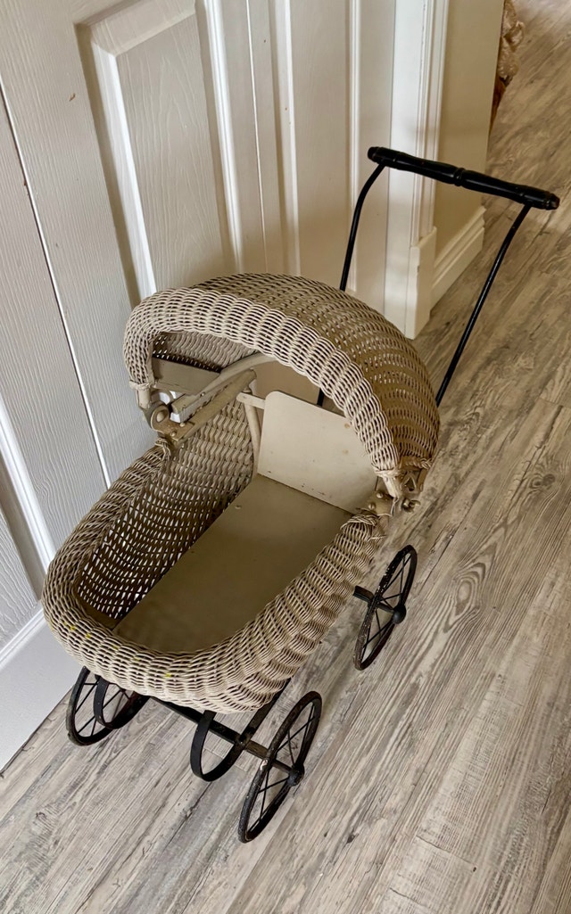 Vintage Wicker Doll Stroller - photo 2