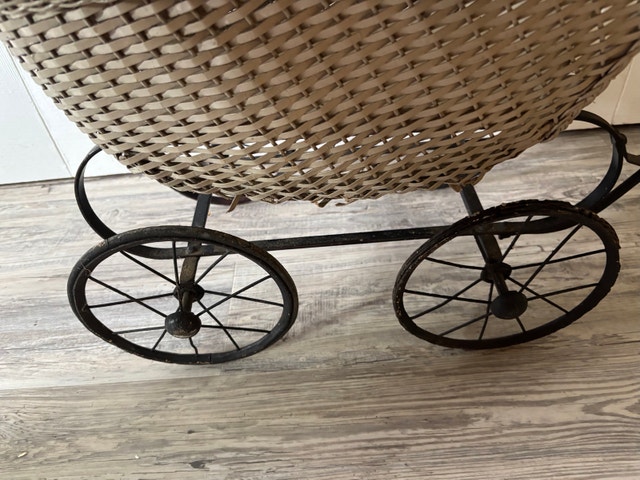 Vintage Wicker Doll Stroller - photo 4