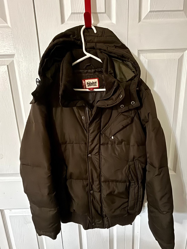 Levis Down Puffer Jacket size M style 27800