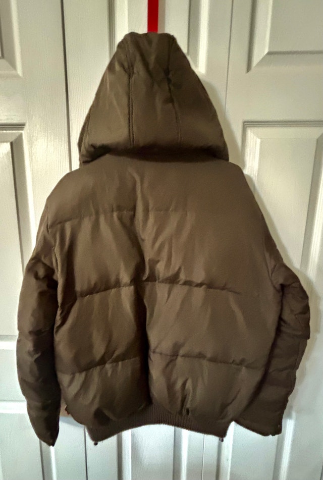 Levis Down Puffer Jacket size M style 27800 - photo 2