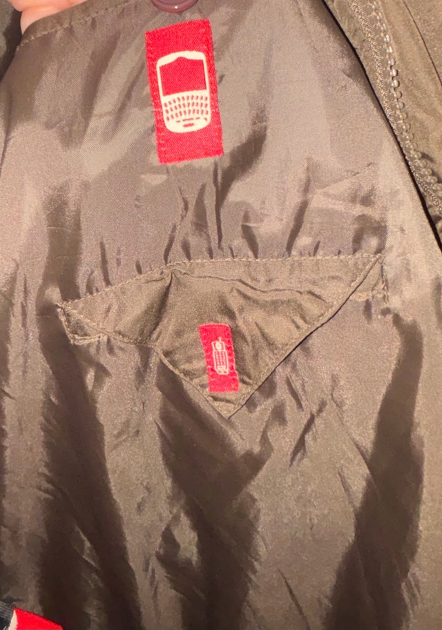 Levis Down Puffer Jacket size M style 27800 - photo 3
