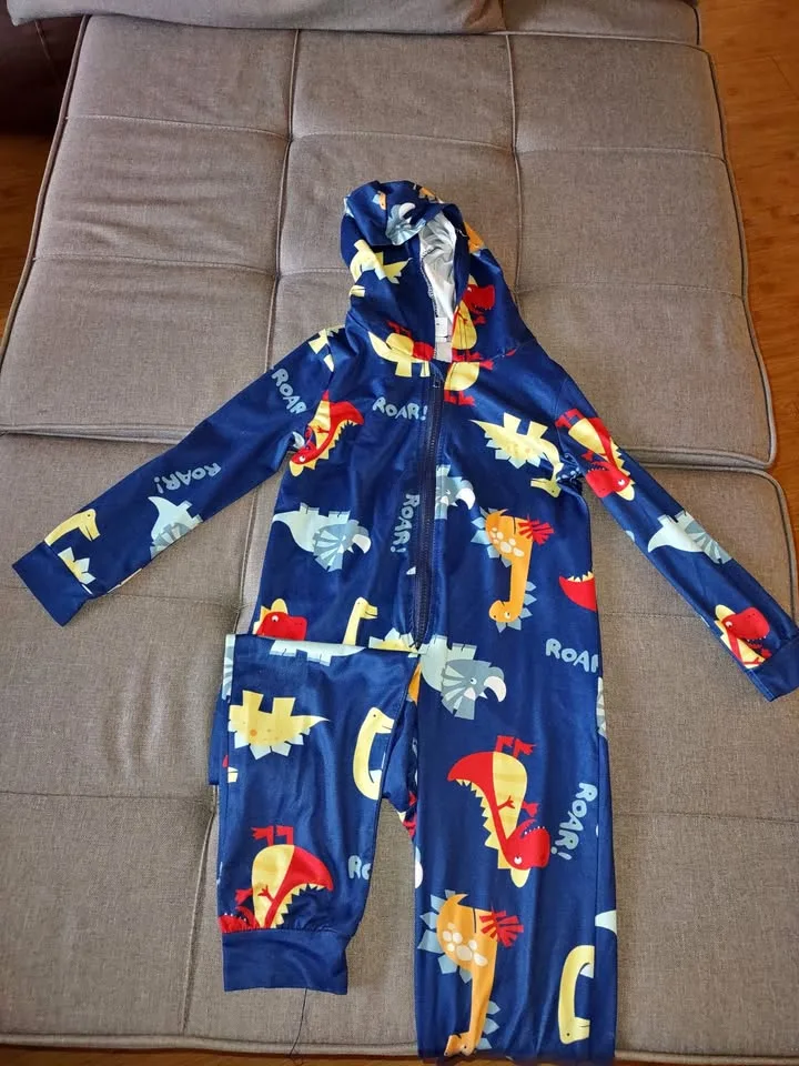 ✨ BUY 3+ ITEMS, GET 50% OFF! Size 6 Dinosaur Onesie! 🦕 thumbnail