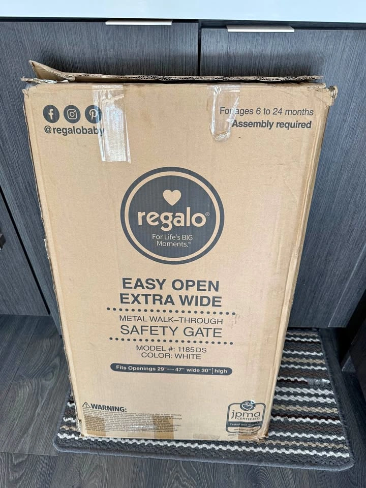 Regalo Easy Open Extra Wide Baby/Pet Gate