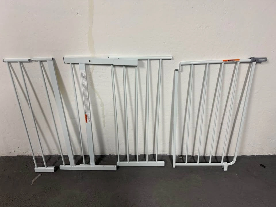 Regalo Easy Open Extra Wide Baby/Pet Gate - photo 2