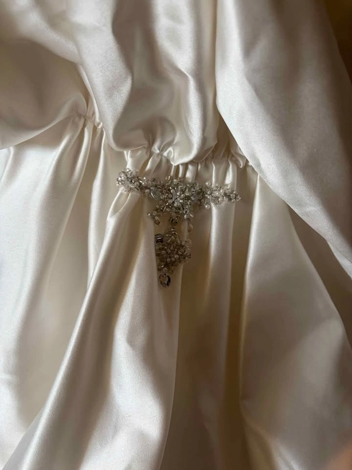 Brand new Wedding Dress - photo 4