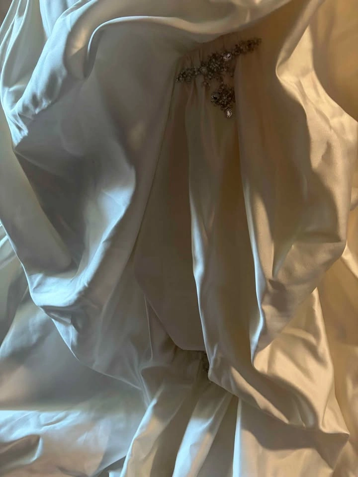 Brand new Wedding Dress - photo 5
