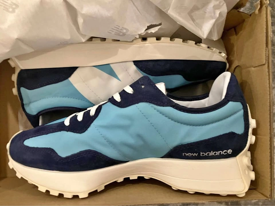 New Balance 327 Women's Sneakers