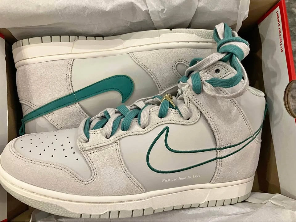Nike Dunk Hi SE Light Bone/Green Noise