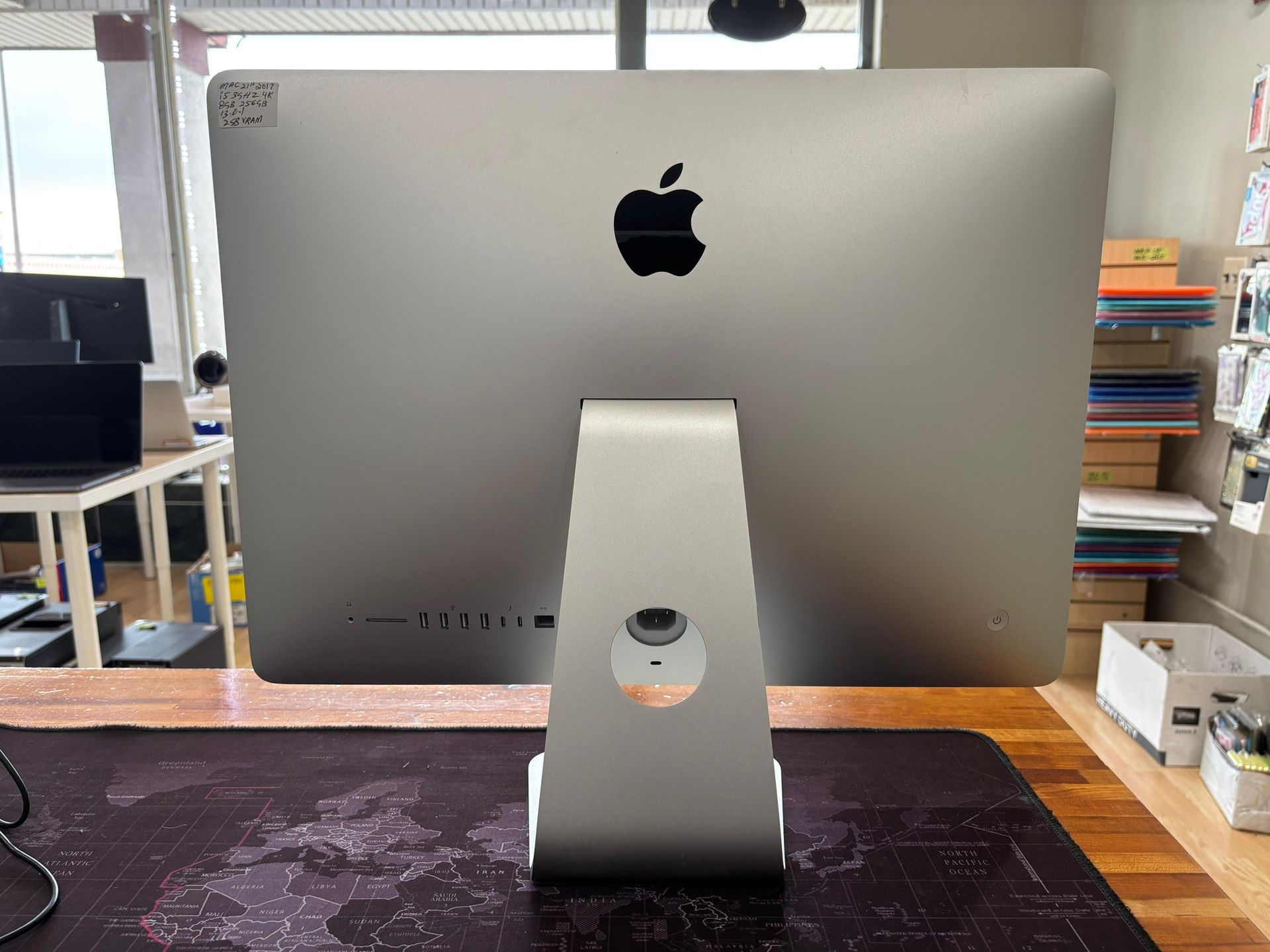 Apple iMac 21” 2017 4K Retina 3Ghz Core i5 8GB 256GB SSD - photo 4