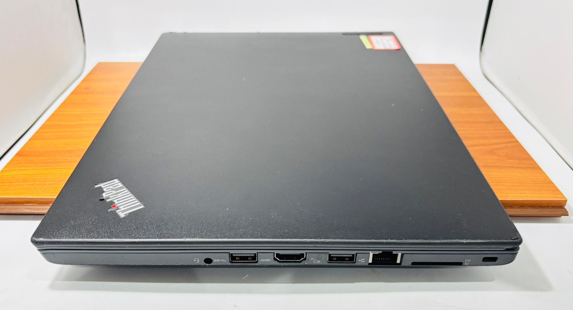 Lenovo T470 14” Core i5 8GB 256GB SSD Windows 11 Pro -Missing T - photo 3