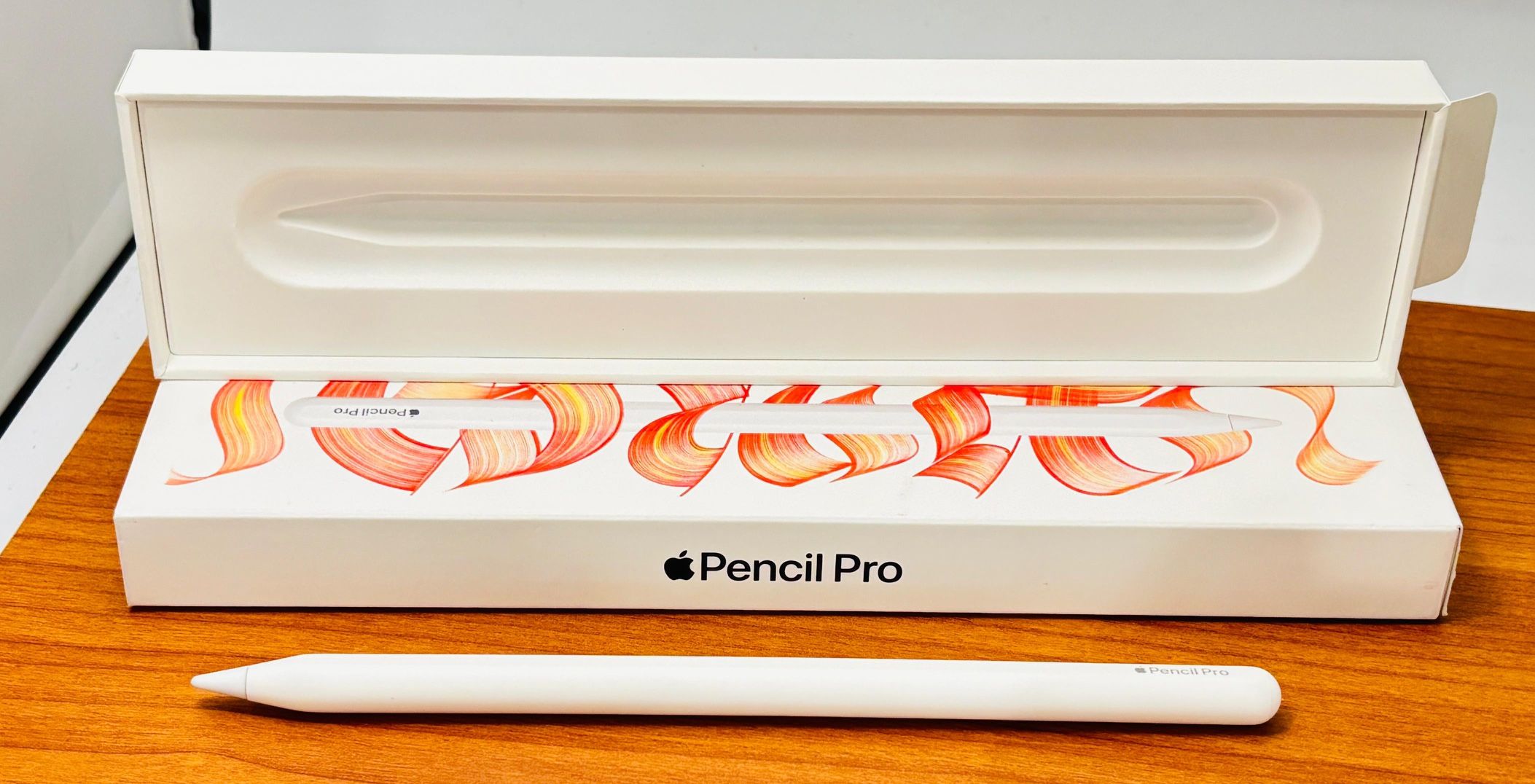  Pencil PRO IN BOX like New