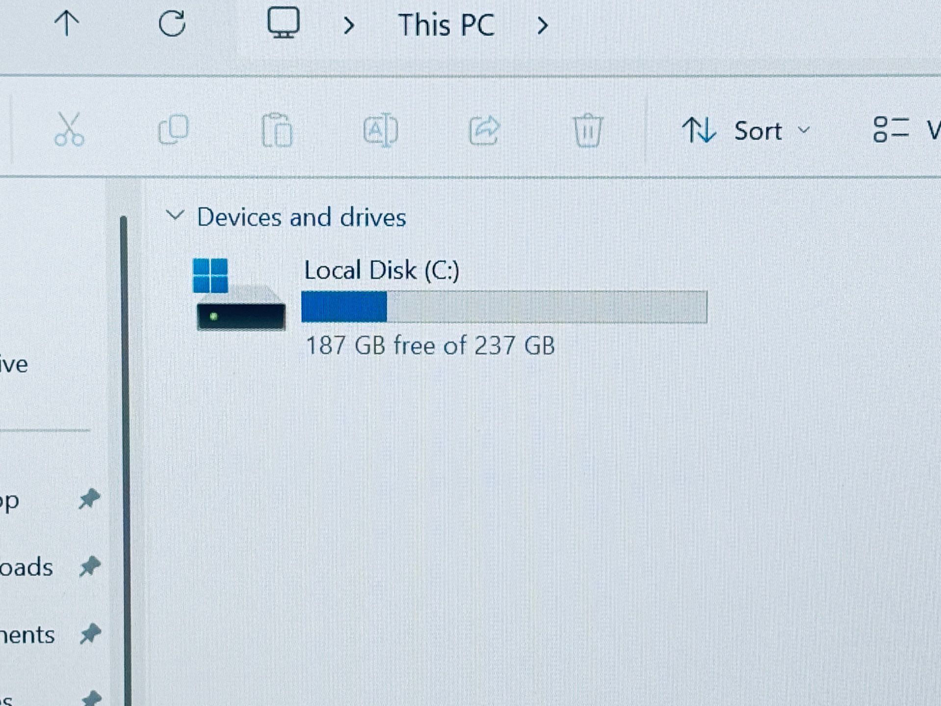 DELL LATITUDE 3400 14” Core i5-8265u 8GB 256GB Windows 11 Pro - photo 2
