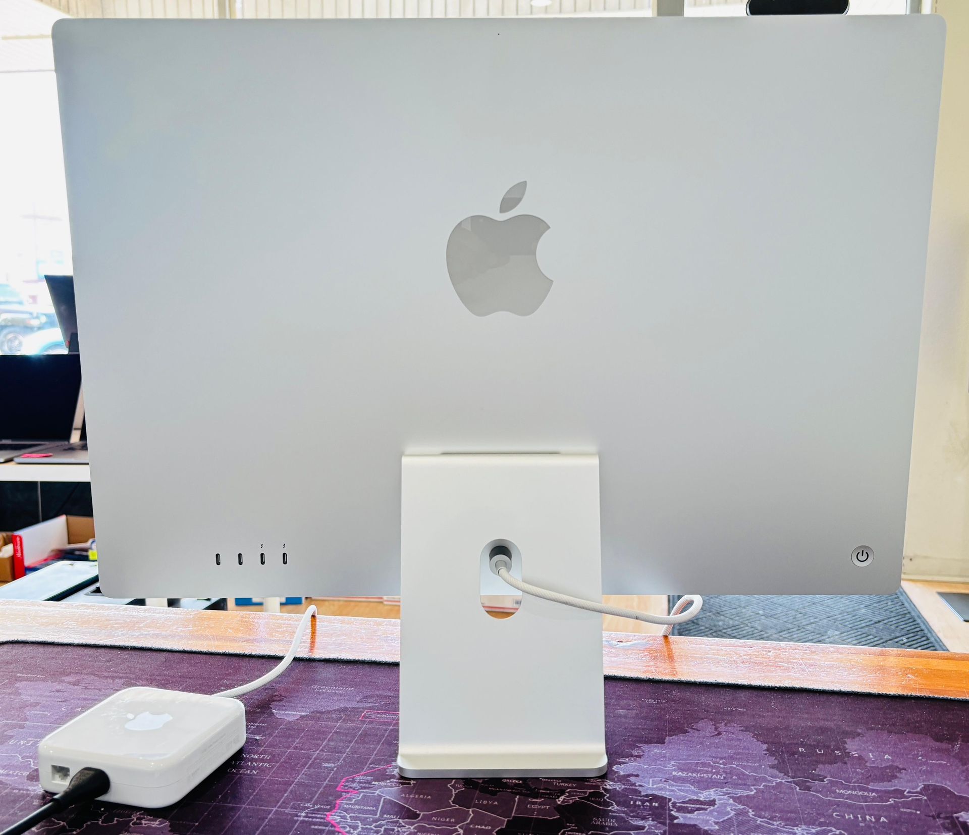 iMac 24” 2023 M3 | 16GB RAM | 1TB SSD | Like New - photo 5