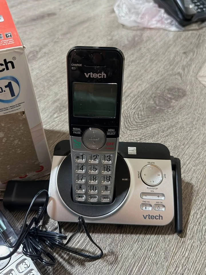 VTech Cordless Answering System 3 Handsets CS6529-3 - photo 2