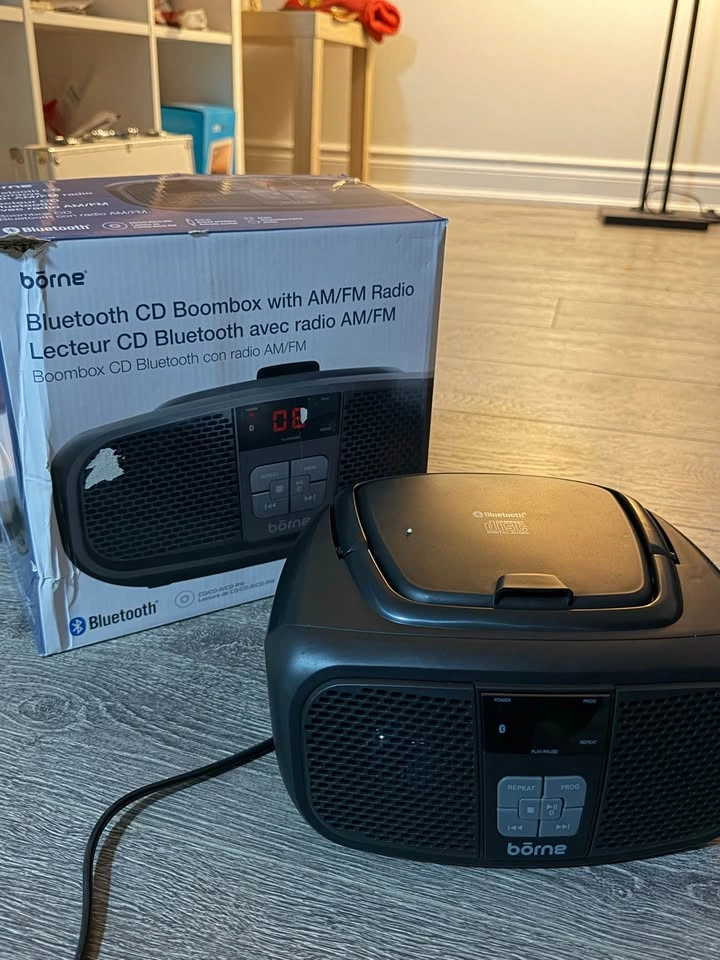 Borne Bluetooth CD Boombox AM/FM Radio - photo 2