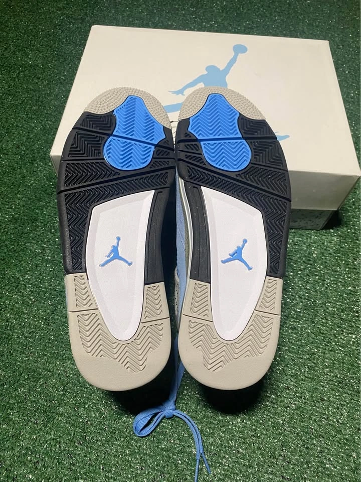 Size 10 - Jordan 4 Retro University Blue (UNC) - photo 4