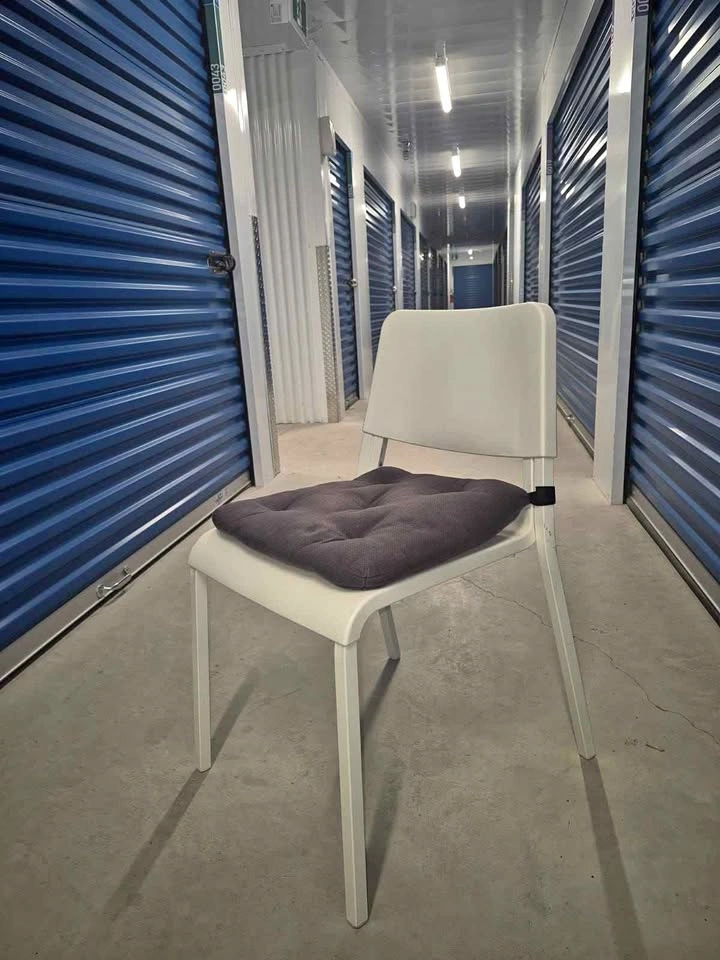 Ikea chairs (4) ($10 per chair)