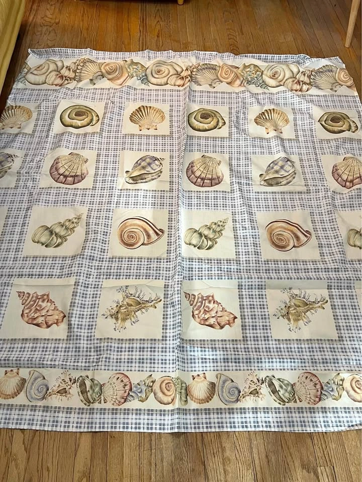 ⚽ Sea shells design Shower Curtain