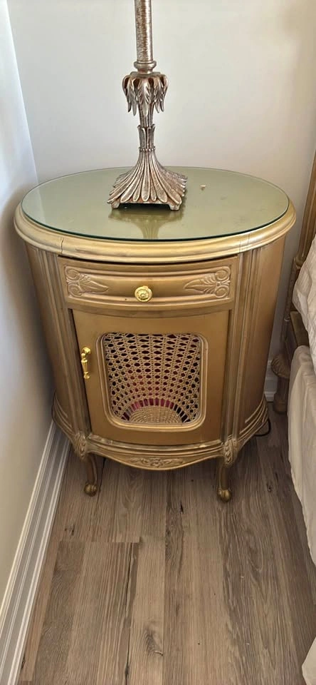 Golden drawer