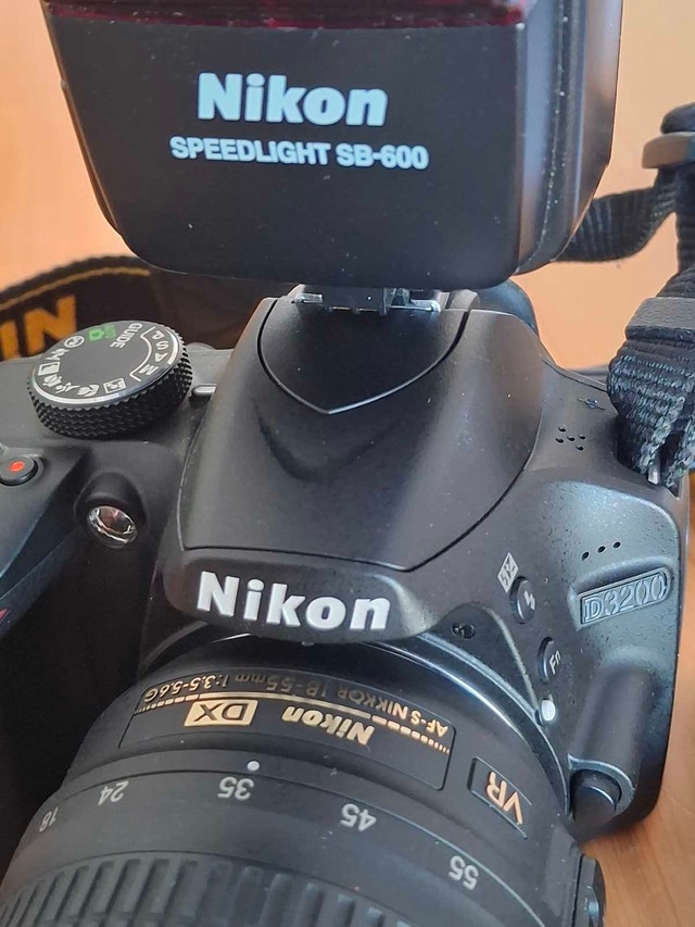 Nikon D3200 DSLR (24MP)+18-55mm VR lens, low shutter count - photo 2