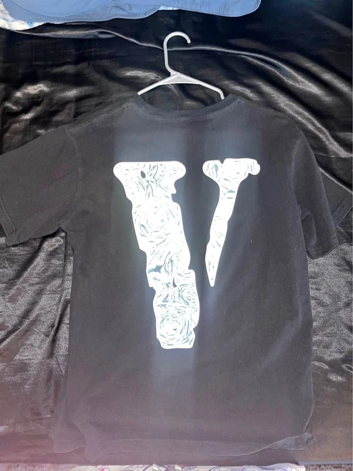VLONE Rose V T-Shirt and Pop Smoke The Woo T-Shirt Size L