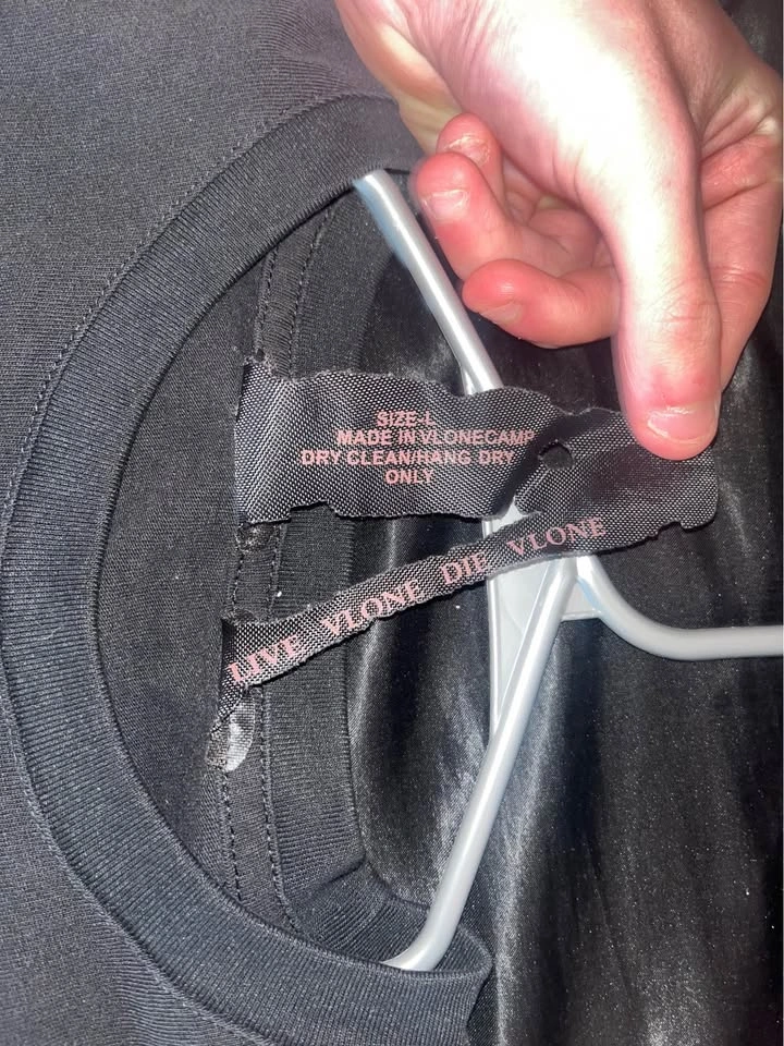 VLONE Rose V T-Shirt and Pop Smoke The Woo T-Shirt Size L - photo 3