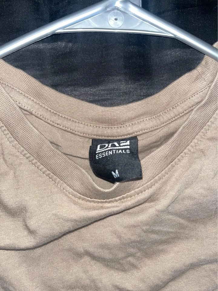 Essentials light brown t-shirt size M - photo 3