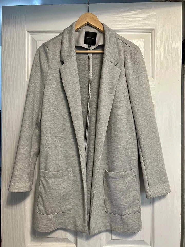 ⚽ Gray Blazer