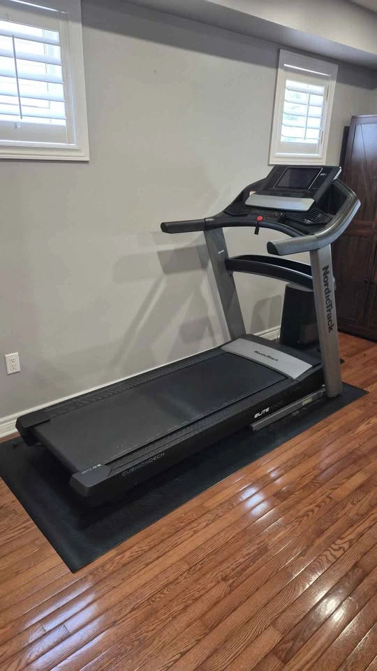 NordicTrack Elite 1000 Treadmill - photo 5