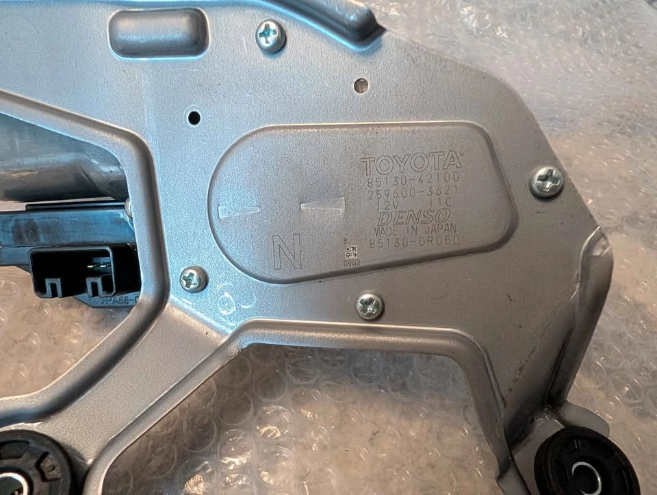 OEM Toyota RAV4 Rear Window Wiper Motor Assembly - photo 2