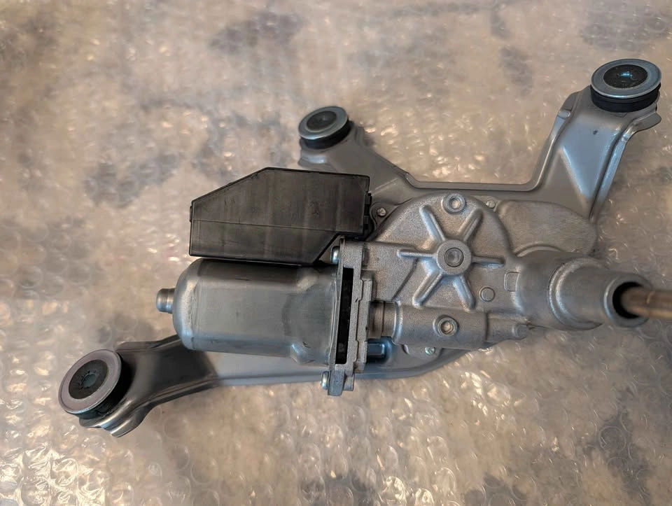 OEM Toyota RAV4 Rear Window Wiper Motor Assembly - photo 3