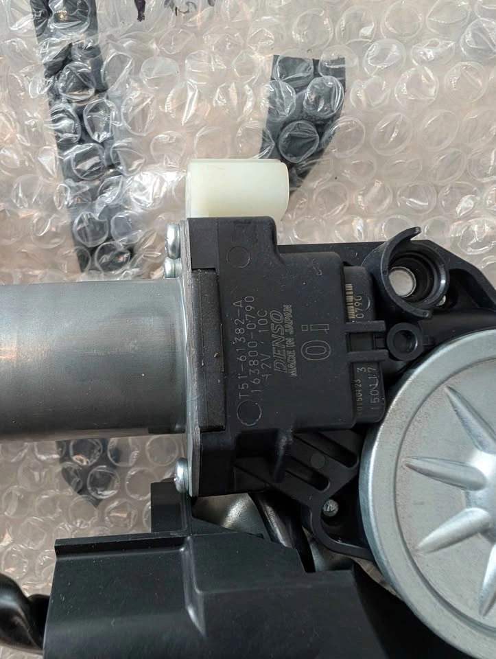OEM Toyota RAV4 Power Liftgate Latch Actuator Motor - photo 5