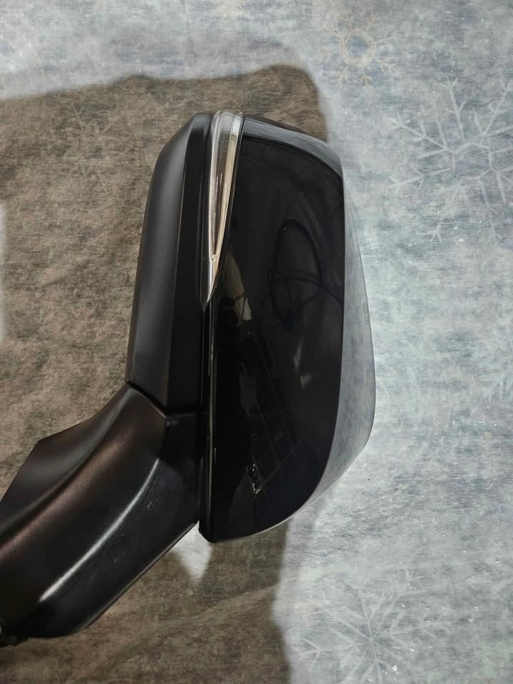 OEM Toyota RAV4 Passenger Side Mirror Assembly - Gloss Black - photo 2