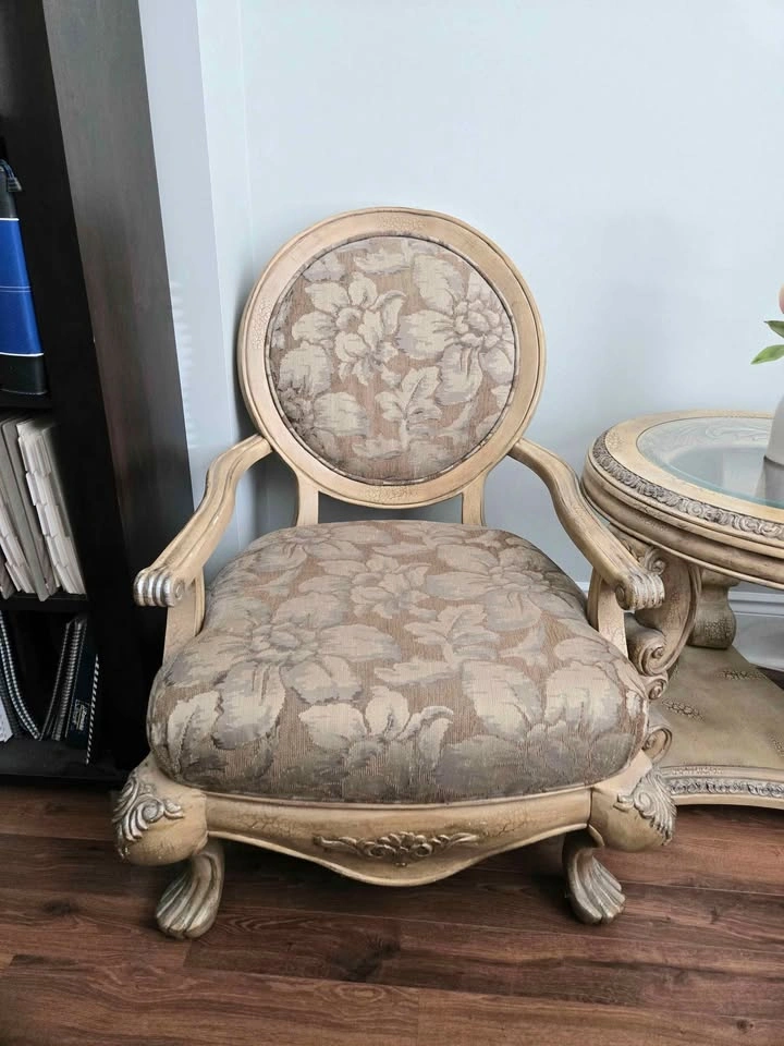 Two Ornate Armchairs and A Side Table Set - photo 3