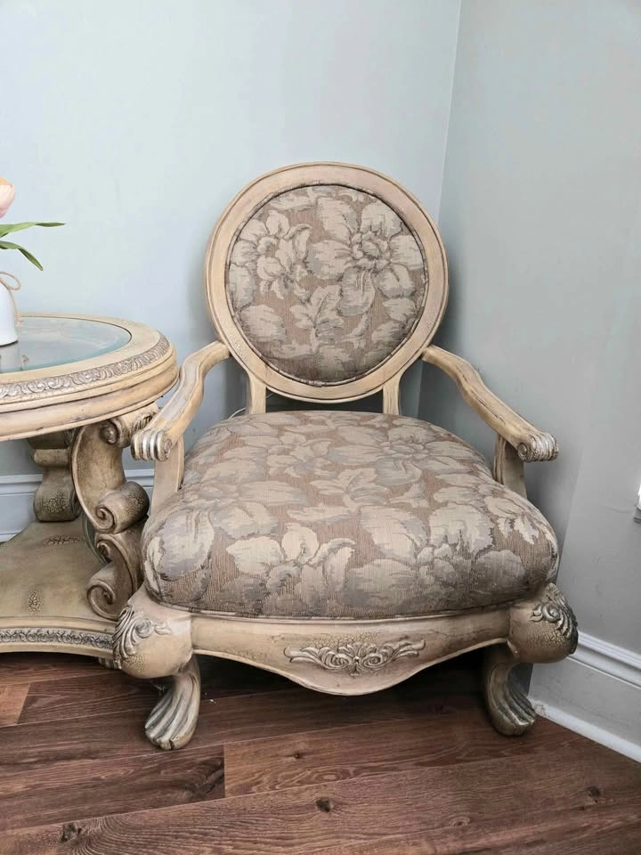 Two Ornate Armchairs and A Side Table Set - photo 4