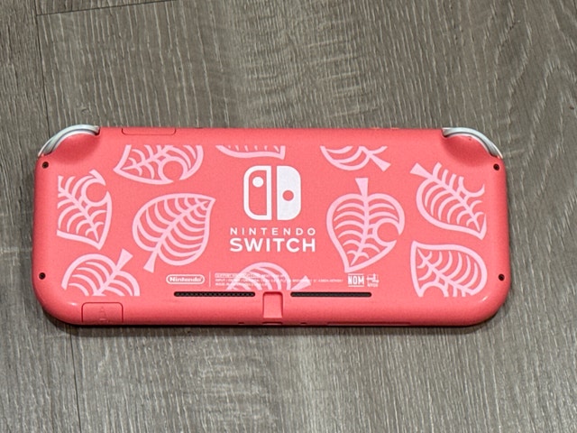 Switch Lite - perfect cond. with case - photo 2