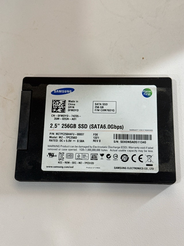 256GB SSD - Samsung - SATA 6