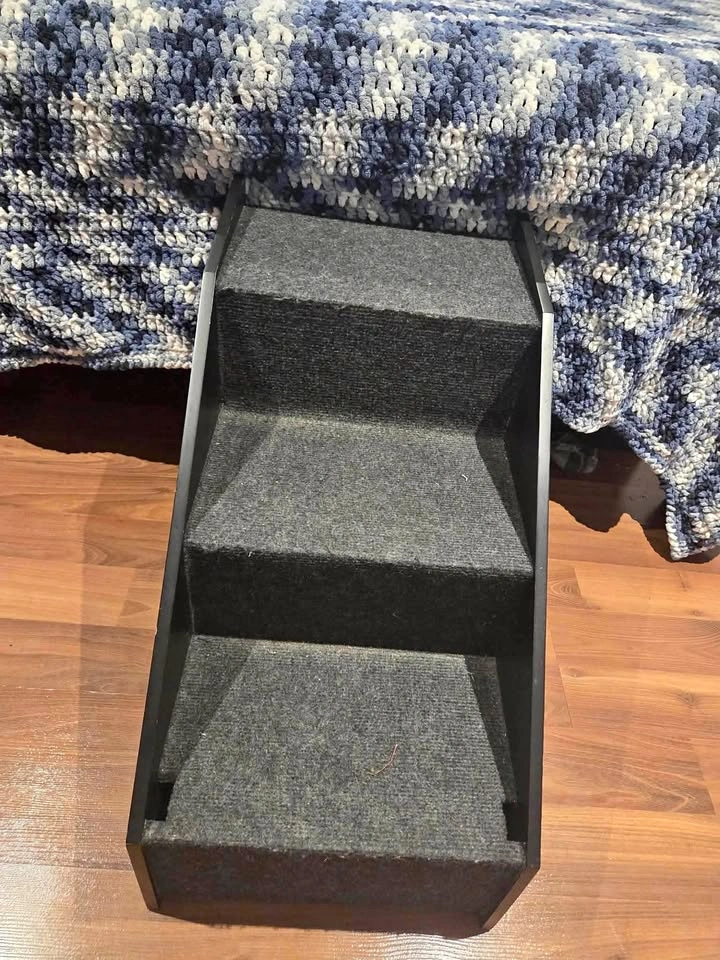Convertible Pet Stairs and Ramp