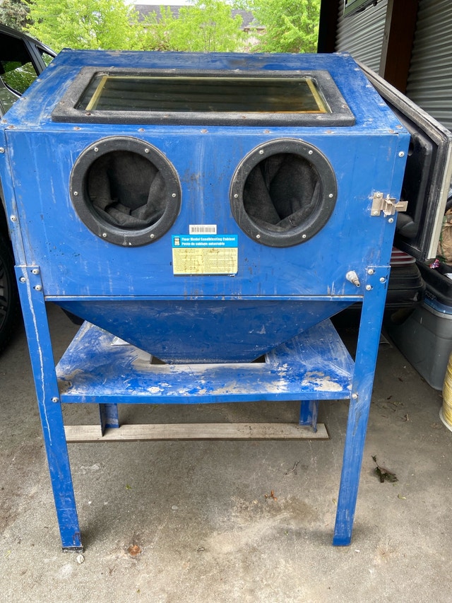 Power Fist Floor Model Sandblasting Cabinet