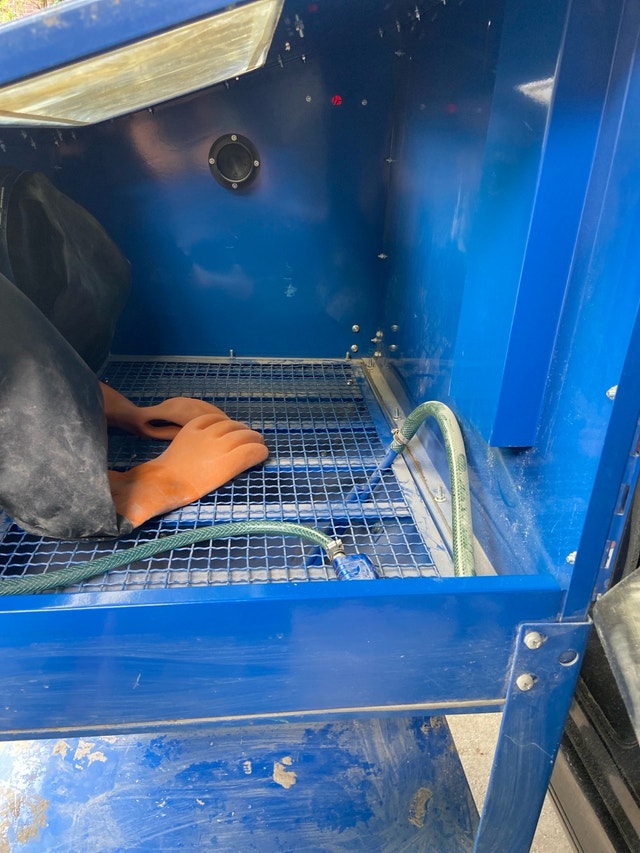 Power Fist Floor Model Sandblasting Cabinet - photo 3