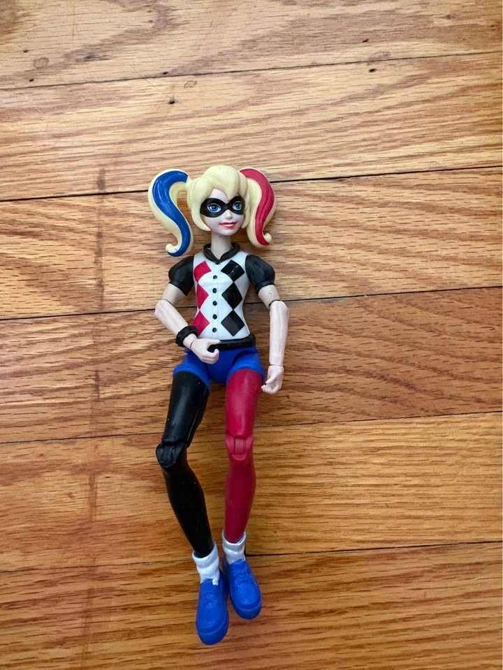DC Comics Harley Quinn Action Figure Lot - photo 3